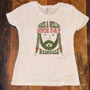 Junior women's XL Willie Nelson tshirt